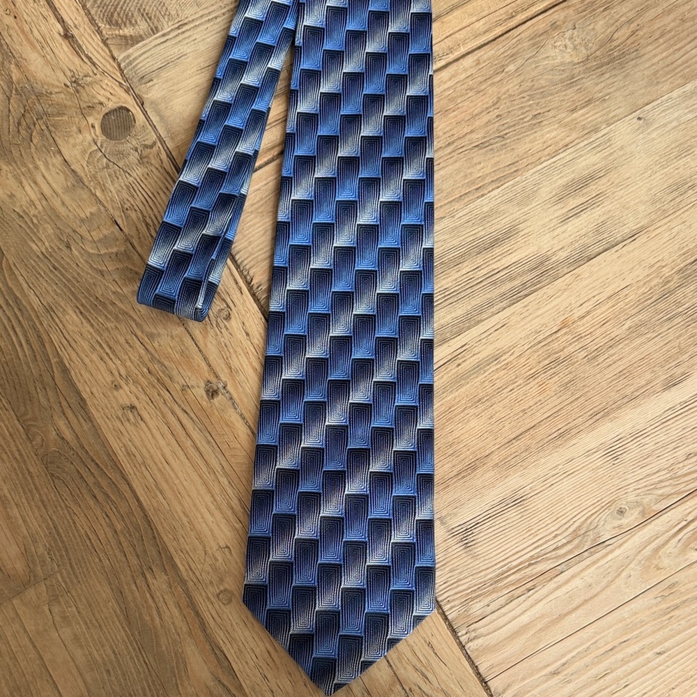 Elegant Blue Geometric Men's Tie